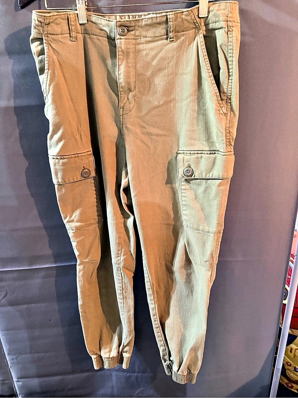 H&M Cargo Jogger Pants in Army Green  Size Medium